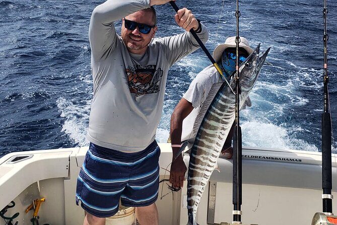 8 hours 34ft Day Dream Private Charter in Nassau - What about lunch and a surf-and-turf plan