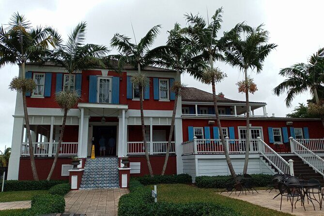 All New Tours "Bahamas Brunch" & "Signature Downtown Tour" - The downtown history loop: Parliament Square to Government House