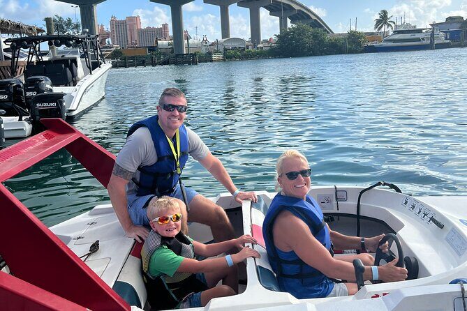 Atlantis Bridge Speed Boat Adventure - Drive the wheel: what captain-style really means on this tour