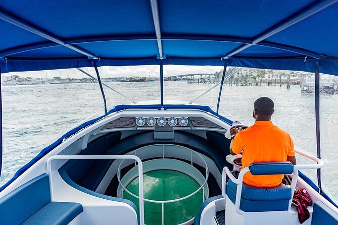 Bahamas on a Semi Submersive Glass Bottom Boat - The 90-minute flow: what you’ll see and why it works