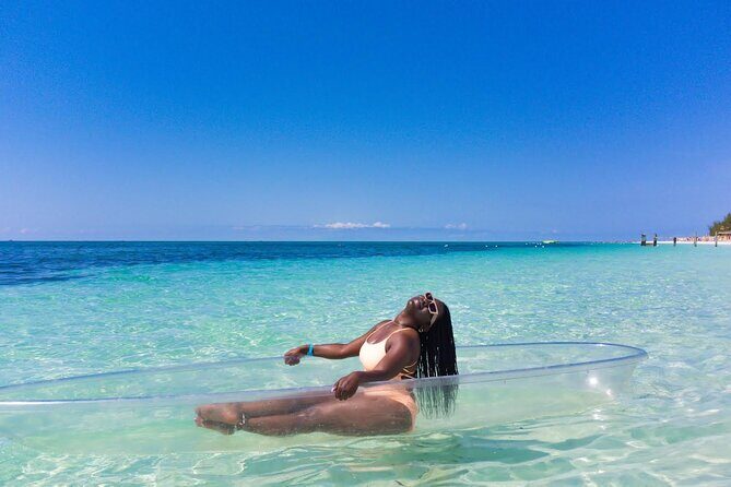 Beach Day and Clear Kayak Photoshoot in Bahamas - Getting to the beach with a Grand Bahama audio tour