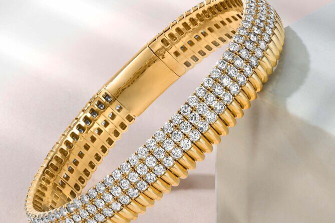 Champagne and Diamond Shopping Experience in Downtown, Bahamas - How to make the most of your 1-hour window