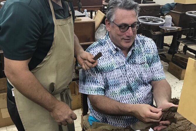 Cigar Rolling Lesson in Nassau - What the 90-minute private format really gives you