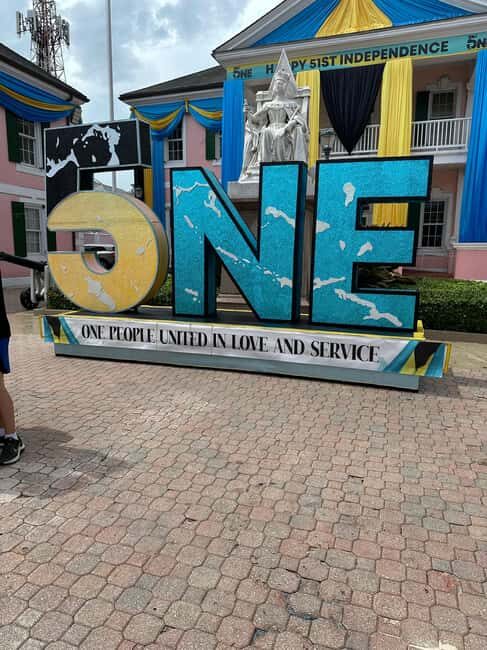 Customizable half day group tour (price per vehicle) - How this Nassau half-day tour works on a tight 4-hour clock