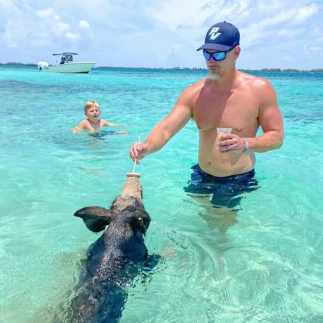 From Nassau: Swim with Pigs Safari - The boat ride: well-kept vessels and a relaxed crew