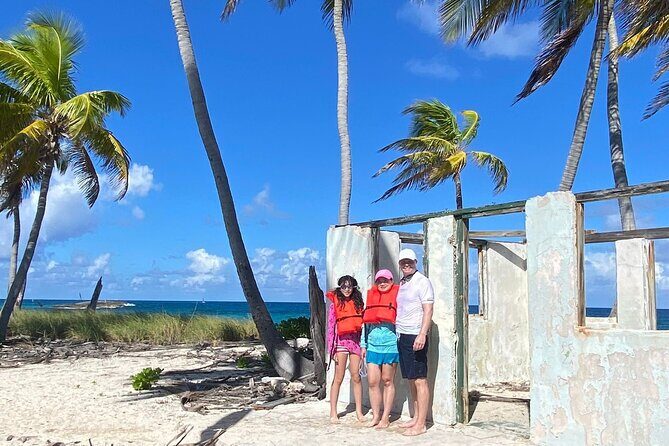 Full-Day Luxury Private Rose Island Pigs and Turtles Excursion - Gilligan’s Island landmark sight-seeing: a fun detour on the way