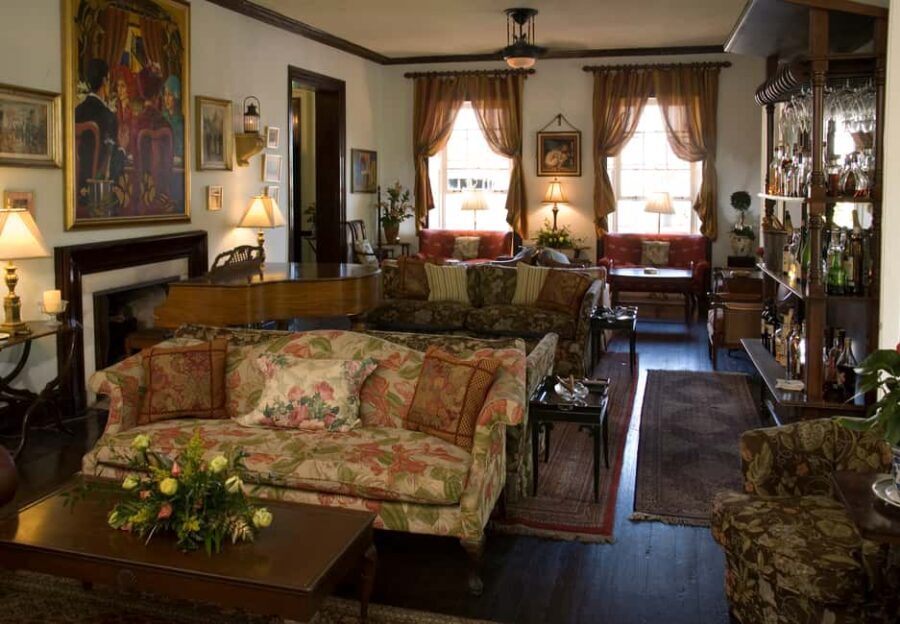 Nassau: Afternoon Tea at Graycliff Hotel and Restaurant - Graycliff Hotel afternoon tea: a calm break in New Providence