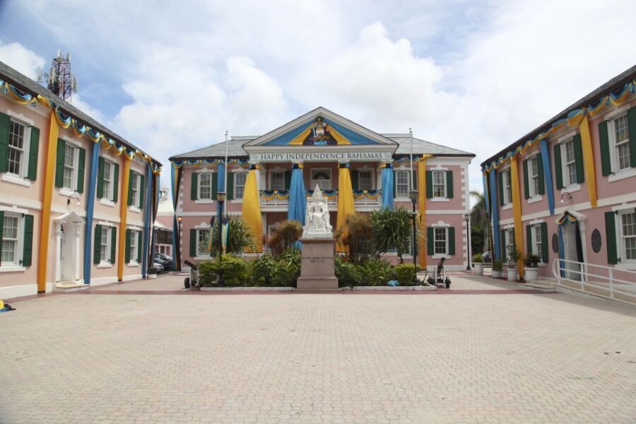 Nassau: Cultural Walking Tour of Downtown Nassau Attractions - Bennet’s Hill and Fort Fincastle: pirate-era defense with skyline payoff