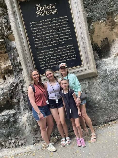 Nassau: Electric Bus Tour with Food & Drink Samples - Quick hits before you go