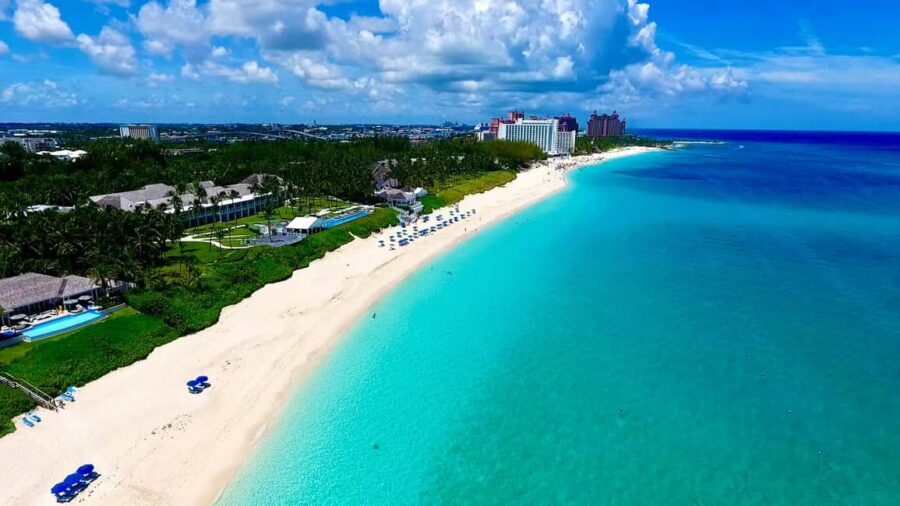 Nassau: Historic City Tour with Drink and Food Tasting - Fort Montagu: the best place to slow down and look