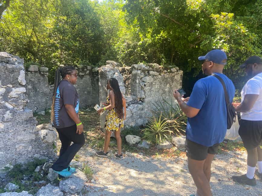 Nassau: Historic City Tour with Drink and Food Tasting - The indigenous village route: Fox Hill Village and everyday Nassau