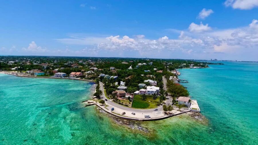 Nassau: Historic City Tour with Drink and Food Tasting - Picking up the tour: hotel transfer and small-group pacing