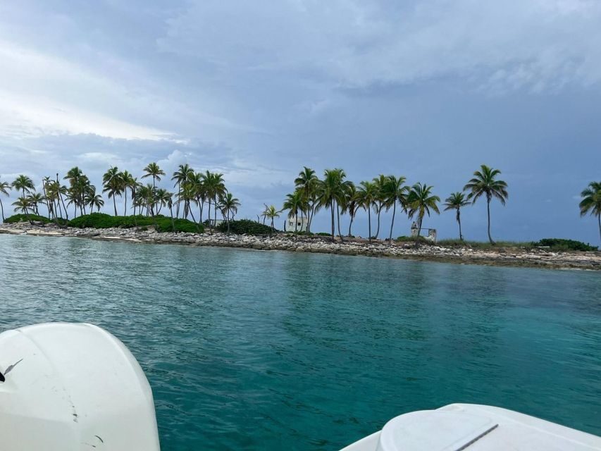 Nassau: Island Hopping Boat Trip with Lunch & Drinks - Montague Beach: Conch Show and Tasting at the End