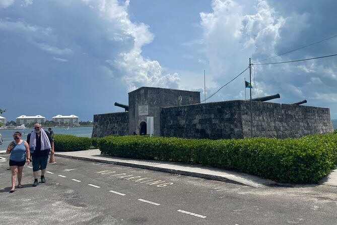 Nassau Private Highlights Sightseeing Tour - The Bahamas Rum Cake Factory: Souvenirs Plus Real Tasting Time