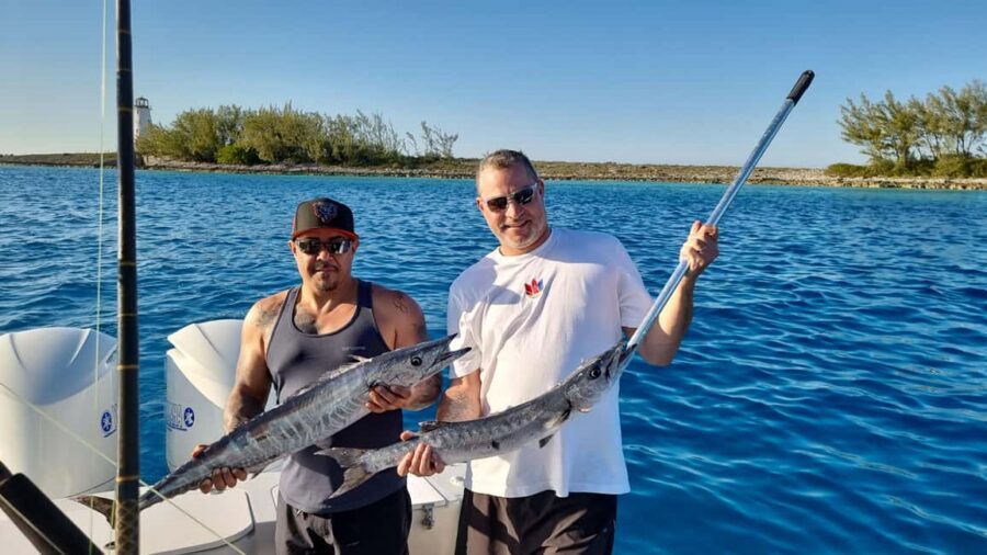 Nassau: Sport-fishing private charter . - Offshore trolling vs inshore/reef fishing: why the method changes everything