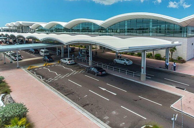 One Way Private Airport Transfer for 4 People or Less - Nassau Airport to Your Hotel: Why This Transfer Feels Worth It