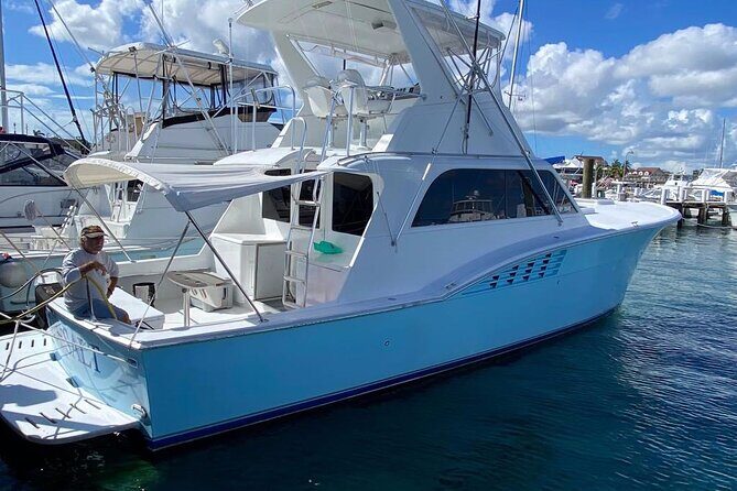 Private 45 Hatteras Sportfishing in Nassau - Rose Island: Snorkeling, Beach Time, and Swimming With the Pigs