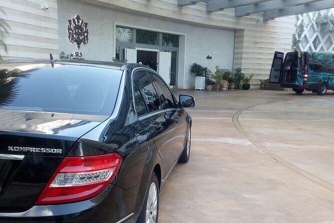 Private Airport Transfers Bahamar, Paradise Isld Airbnbs, Nassau. - Your ride across New Providence: comfort, A/C, and how long it takes