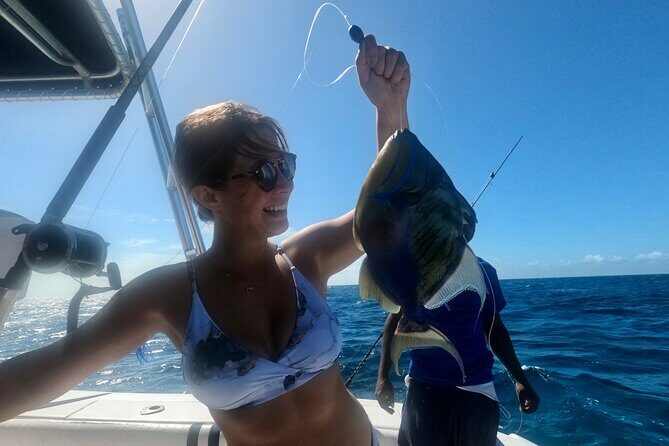 Private GroupTour Pigs/Turtles/Snorkeling/Lunch/Pickup/Dropoff - Lunch, Snacks, and Drinks: The Part That Makes It Feel Like a Day Off