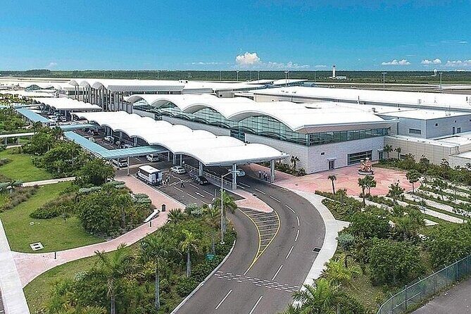 Private Roundtrip Sedan Airport Transfer to Paradise Island - Nassau transfer route: what “where we’re going” feels like