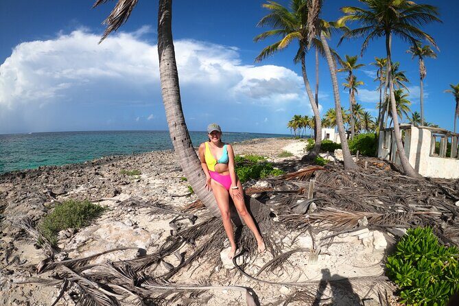 Rose Island Adventure: Turtle Swim and Snorkel - Rose Island Beach Time: Bar Fun, Sun, and a Few Water-Play Options