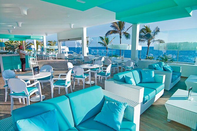 Round trip Airport (LPIA) to Atlantis, Comfort Suites, Warrick, Harbourside, RIU - Where You’re Staying Matters: Atlantis, Harbourside, and the Rest