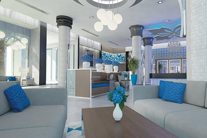 Round trip Airport (LPIA) to Atlantis, Comfort Suites, Warrick, Harbourside, RIU - What the Ride Feels Like: Air-Con, WIFI, and a Driver Who Talks