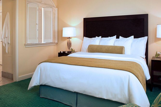 Round trip Airport (LPIA) to Baha Mar, Melia, West Bay St, Cable Beach, Breezes - Optional Grocery and Liquor Stops: A Smart Add-On If You Plan It Right