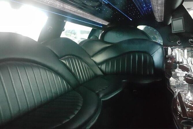Round Trip Nassau Airport ARRIVAL (NASSAU LIMOUSINE) - English-Speaking Drivers: More Than Just Driving