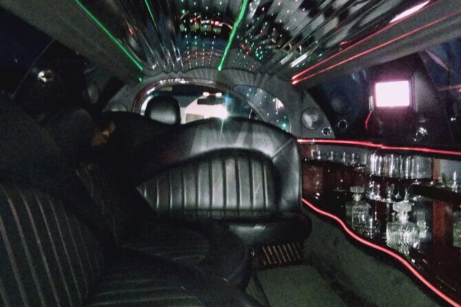 Round Trip Nassau Airport ARRIVAL (NASSAU LIMOUSINE) - Arrivals vs. Departures: How the Pickup Rhythm Works