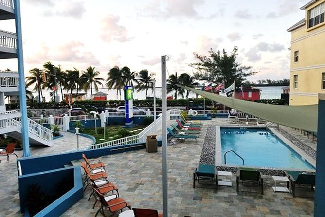 Roundtrip (LPIA) to Magaritaville, Marriott, Holiday Inn, Hilton - Nassau Hotel Stops: Margaritaville, Marriott, Holiday Inn, Hilton, and Downtown