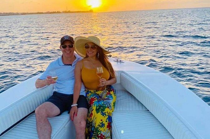 Sunset cruises - Choosing the vibe with music (and customizing the moment)