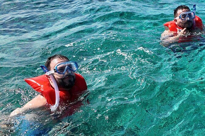 Swimming Pigs, Snorkeling and Beach Tour in Nassau Bahamas - Rainbow Reef snorkeling: what you’ll get in 25 minutes